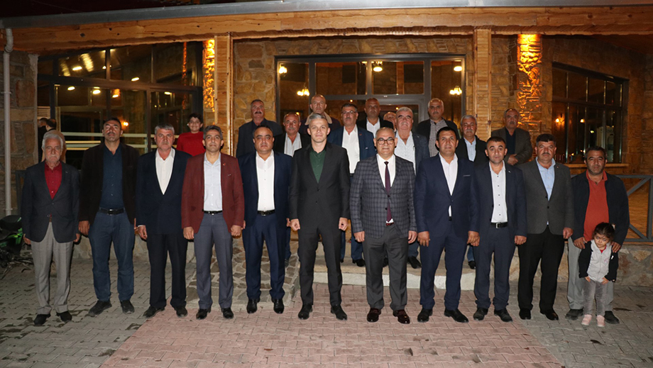 Mustafa Çay muhtarları unutmadı aileleriyle birlikte ağırladı