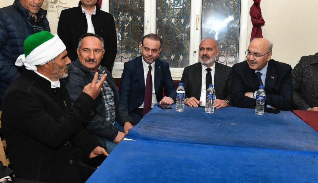 Sağlam Açılış Yaptı, Vatandaşı Dinledi