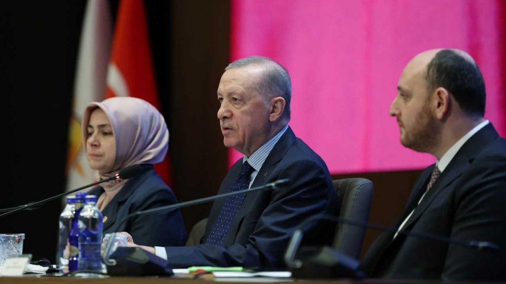 Cumhurbaşkanı Erdoğan, AK Parti'nin Kadın ve Gençlik Kolları MKYK toplantılarına katıldı