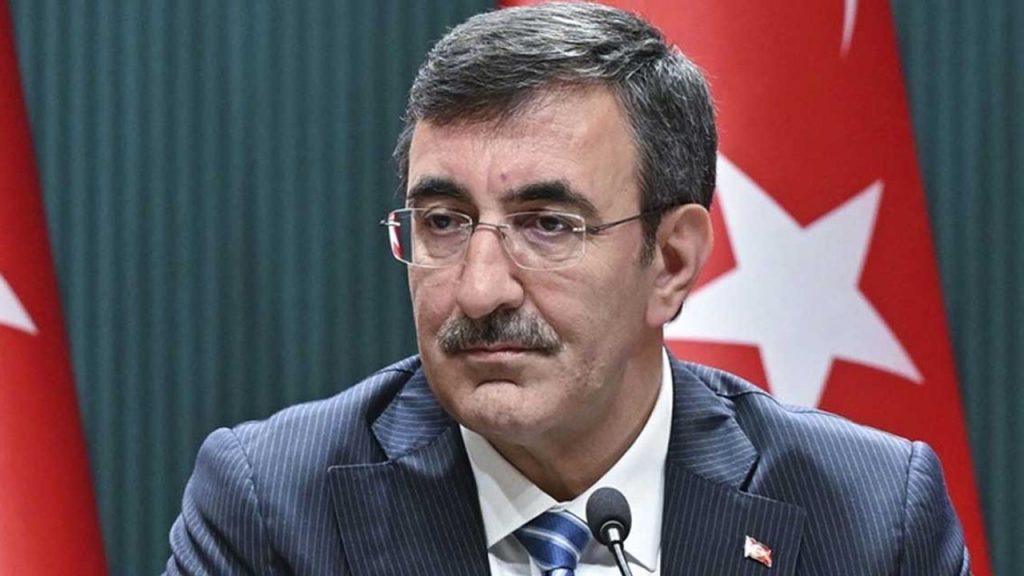 Yılmaz: Enflasyonu tek haneye düşürürken büyümeyi artıracağız