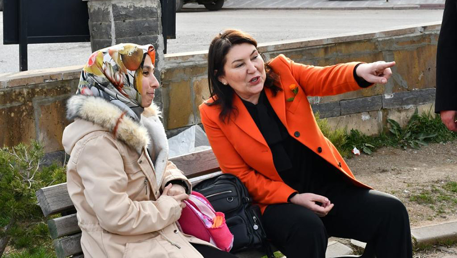 Sunay Karamık İlçeleri geziyor…