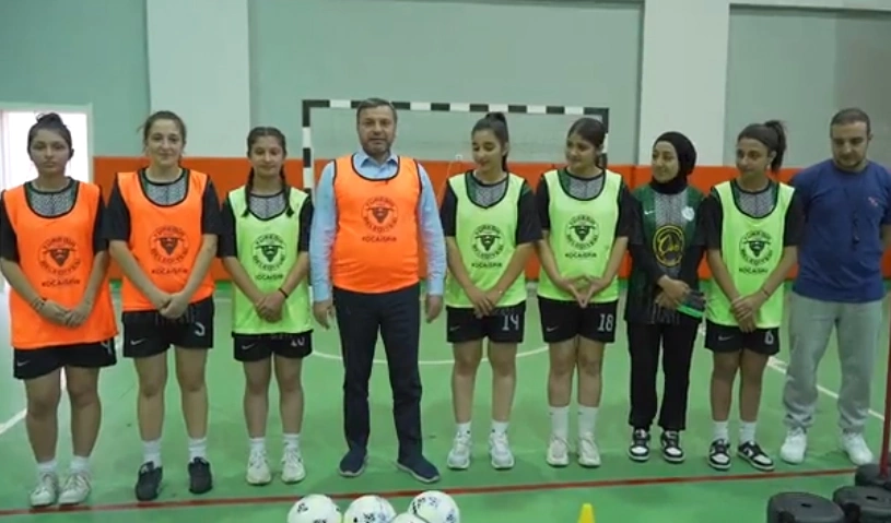 Başkan Kocaispir Yüreğirli öğrencilerin isteklerine kayıtsız kalamadı