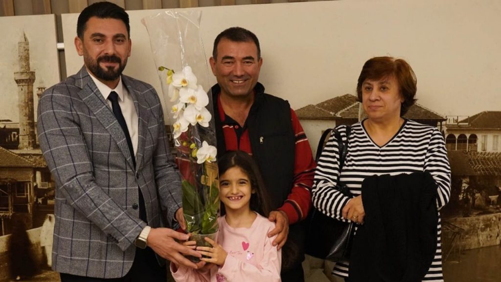 AK Parti Çukurova\’dan Öğretmenlere Vefa