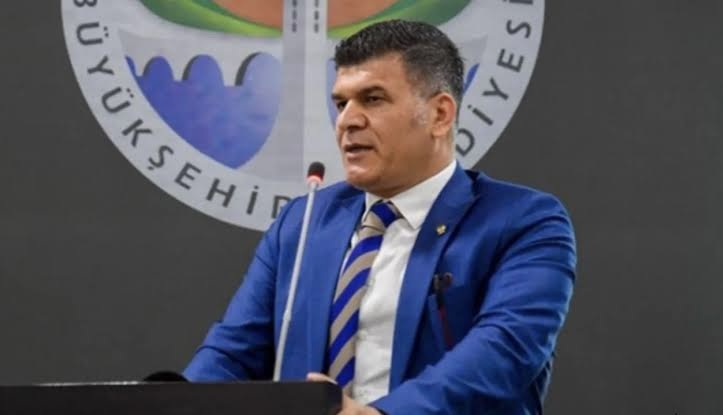 Büyükşehir‘deki Görevinden İstifa Ediyor