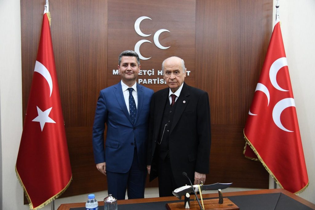 SARIÇAM İÇİN MİLLİYETÇİ – ÜLKÜCÜ HAREKETİ HEYECANLANDIRAN İSTİFA