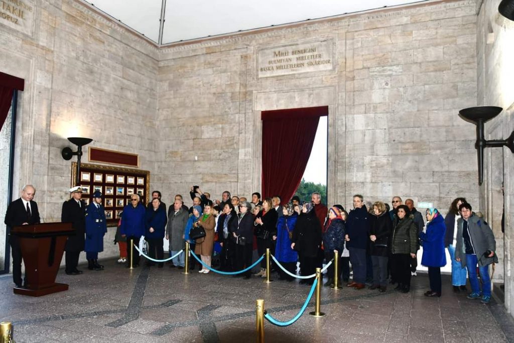 Cumhuriyetin 100. Yılında, Atamızın huzurundayız.