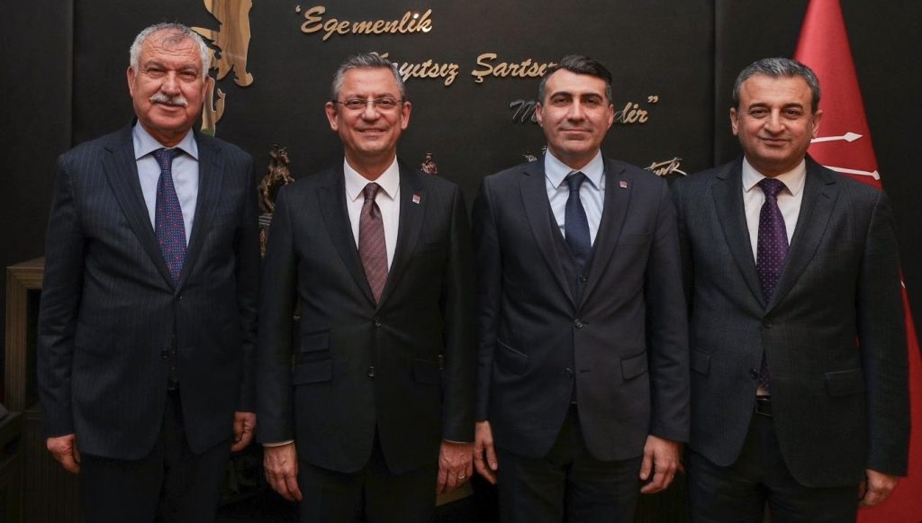 Özgür Özel’e Sürpriz Ziyaret