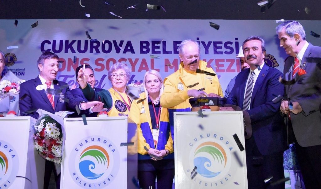 Çukurova’da Miting Gibi Açılış