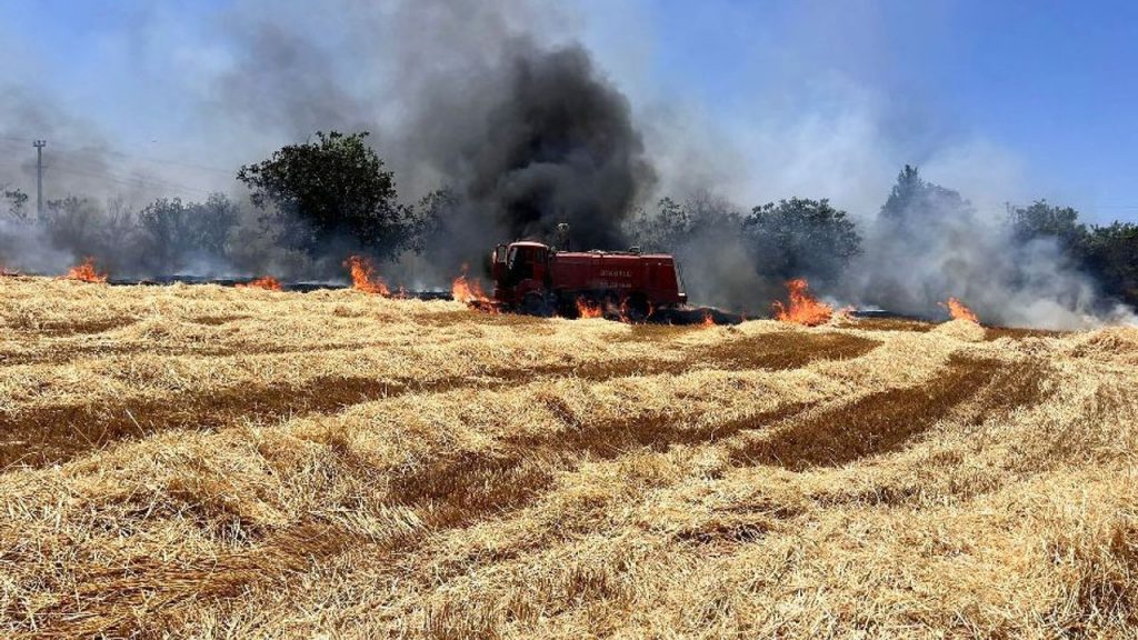 Burdur'da arazi yangını itfaiye aracına sıçradı!