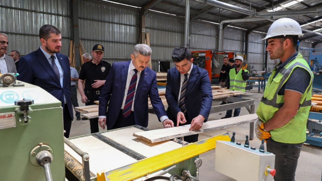 Vali Ergün, orman ürünleri tesisini inceledi