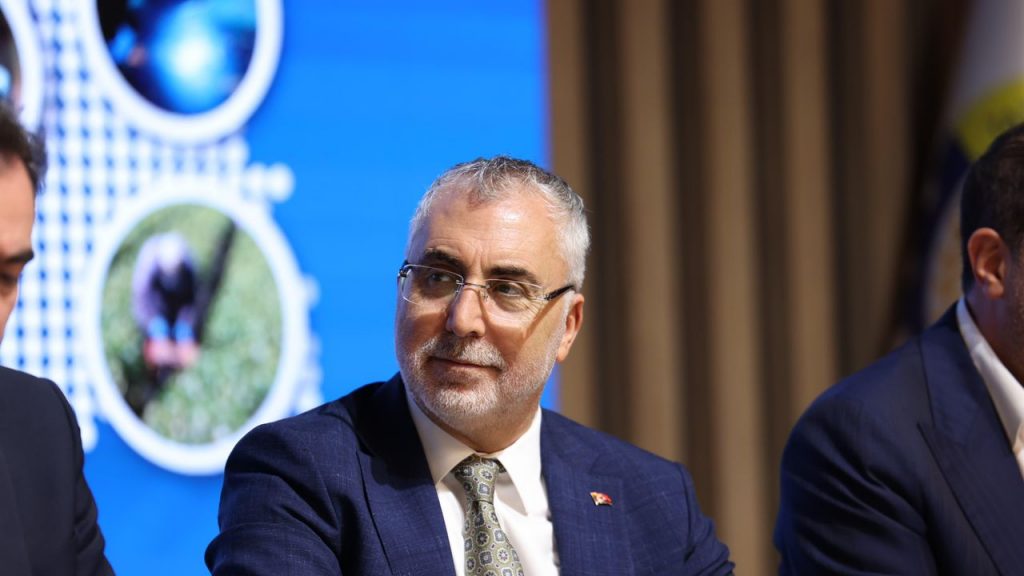 Vedat Işıkhan: Memurumuzu enflasyona karşı korumaya devam edeceğiz