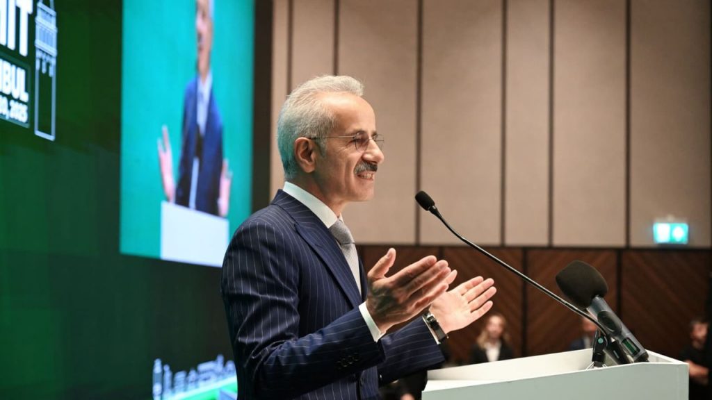 Bakan Uraloğlu: Demiryolu yatırımlarımızla da toplam 8,9 milyon ton daha az karbon emisyonu salındı