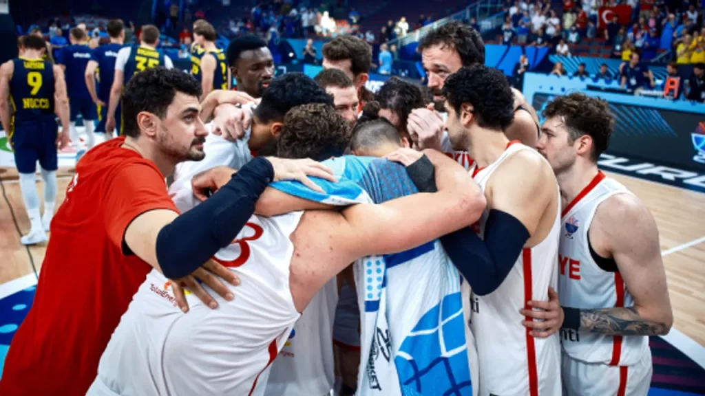 12 Dev Adam, çeyrek finalde Polonya ile karşılaşacak