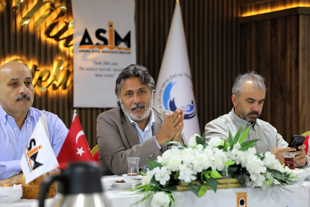 MAHMUT ERASLAN: “EĞİTİM HASSAS NOKTAMIZ. HER TÜRLÜ KATKIYA HAZIRIZ”