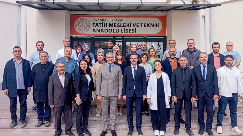 Kaymakamdan Fatih M. ve T. Anadolu Lisesi’ne ziyaret