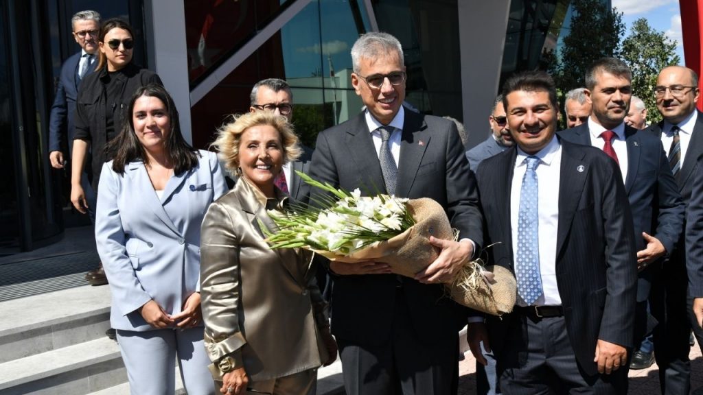 Sağlık Bakanı Memişoğlu, Polifarma Ar-Ge Merkezi’nin açılışına katıldı