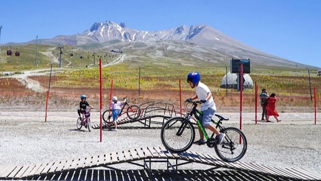 Trafikte bisiklet güvenliğine acil çağrı