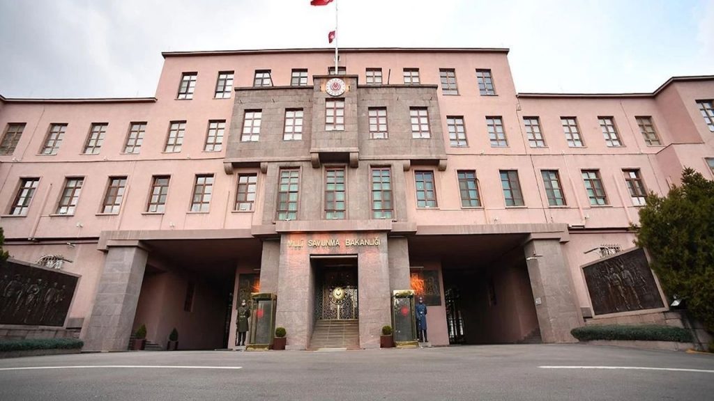 MSB’ye ait C130 kargo uçağı Gürcistan’da düştü!