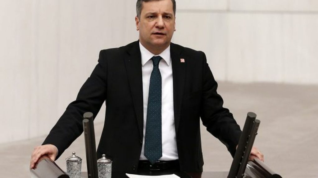 CHP'li Özgür Ceylan’dan çarpıcı iddia: 130 bin mülteci askerlik listesine alındı