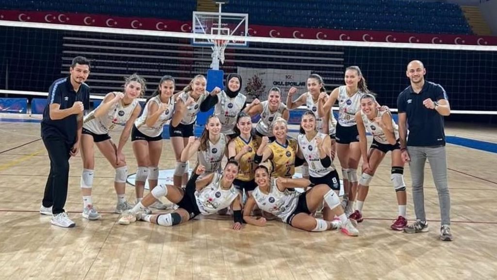 Didim Voleybol galibiyetle başladı