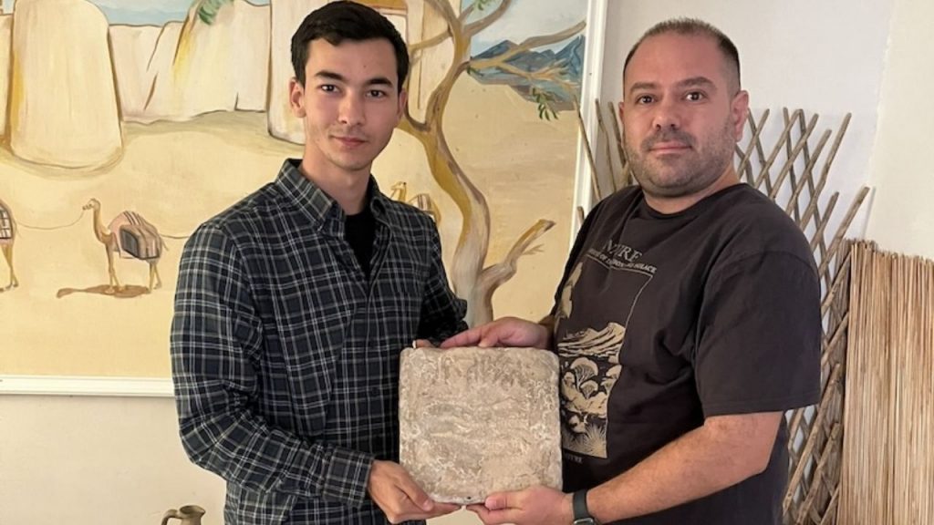 ÇOMÜ'lü akademisyen Kazakistan’da Türk tarihini aydınlatan yazıt keşfi