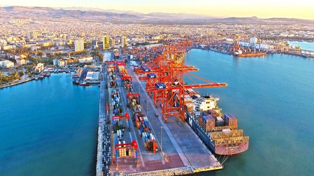 Türkiye komşularına 11 ayda 25,3 milyar dolarlık ihracat yaptı