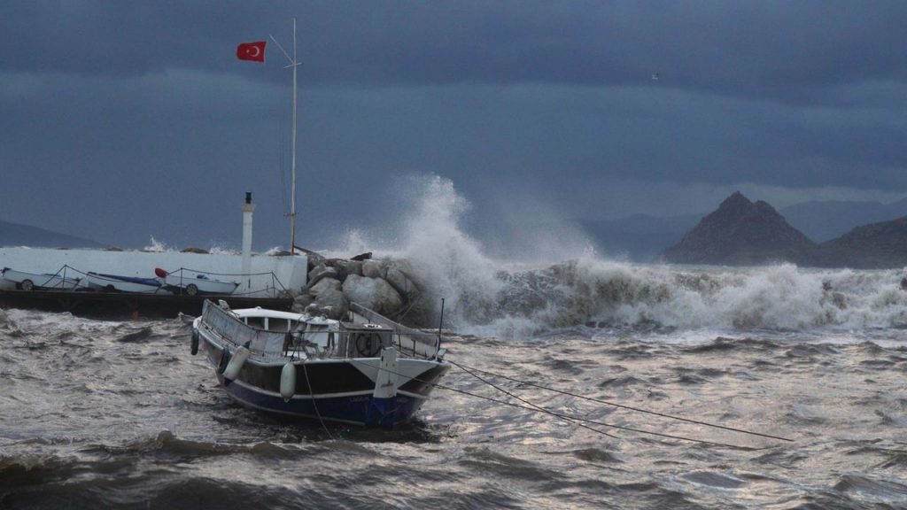 Marmara ve Ege için kuvvetli yağış uyarısı: Sağanak ve gök gürültüsü bekleniyor