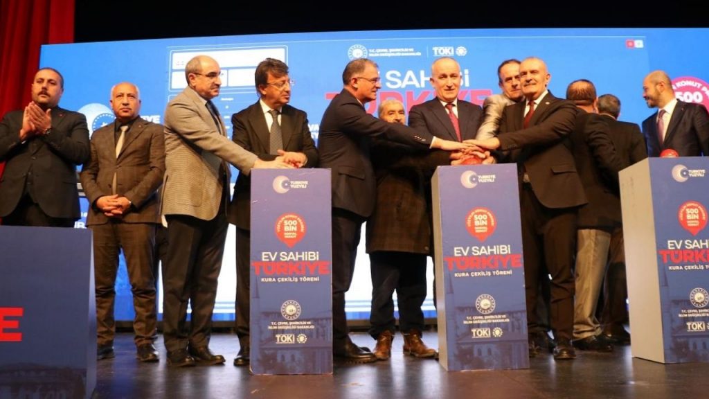 Van’da yapılacak 6 bin 803 konutun hak sahipleri kurayla belirlendi