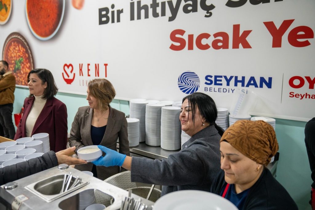 AKKAN: “SOFRAMIZDA GÖNLÜMÜZDE SEYHANLILARA AÇIK”